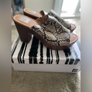 DV by Dolce Vita Henna Women's Sandal